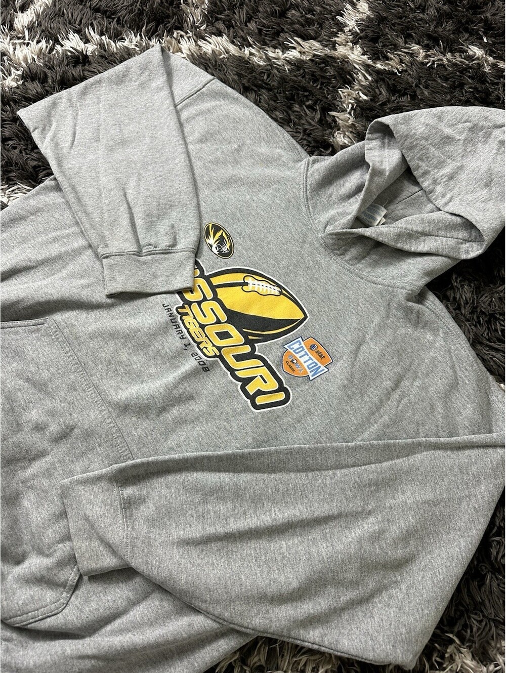Gildan Missouri Tigers 2008 Cotton Bowl Hoodie Men XL Gray Graphic Sweatshirt